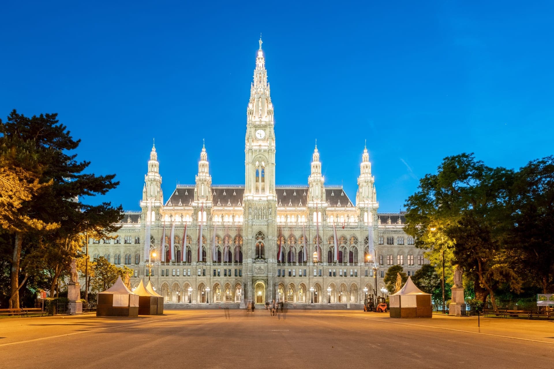 Vienna Old Town, Hofburg Palace Courtyard, and St. Stephen's Cathedral Walking Tour - تصویر 16