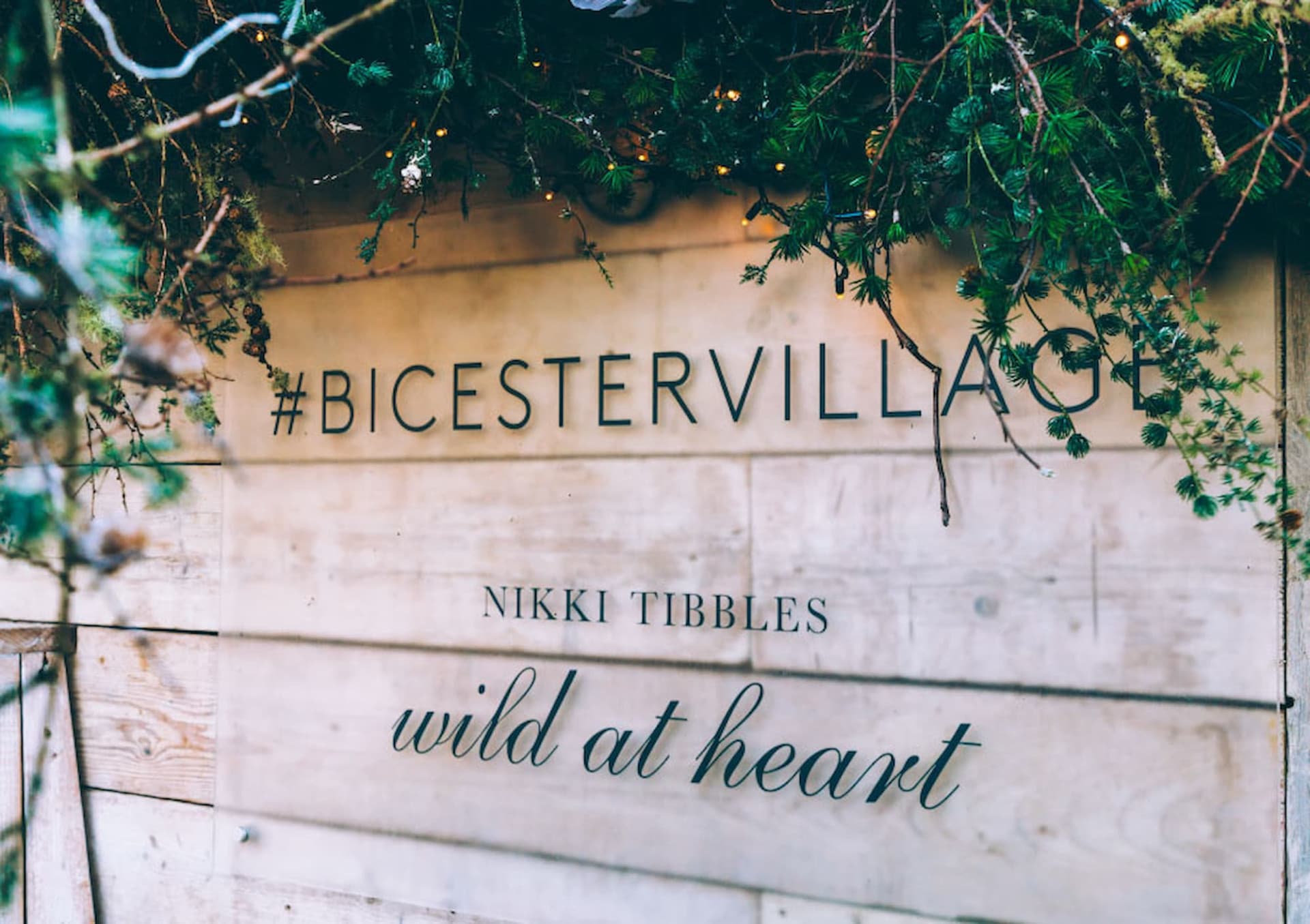 Bicester Village Shopping with Round Trip Rail Transfers from London - تصویر 4