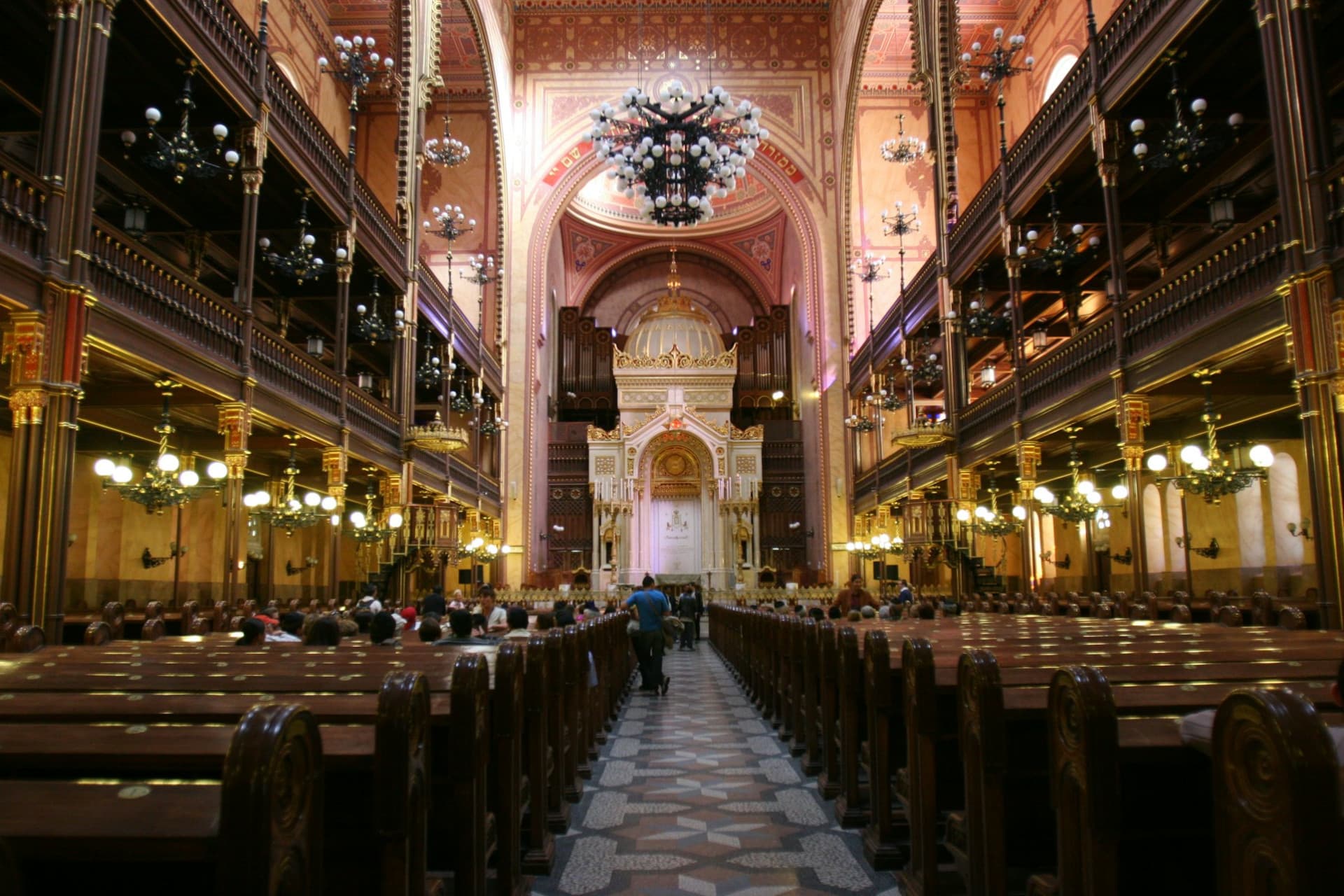 Great Synagogue Ticket + Jewish Quarter Guided Tour - تصویر 2