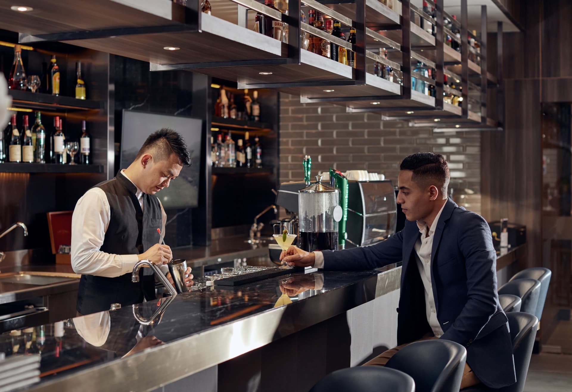 Plaza Premium Lounge - Dubai International Airport Terminal 3 - تصویر 6