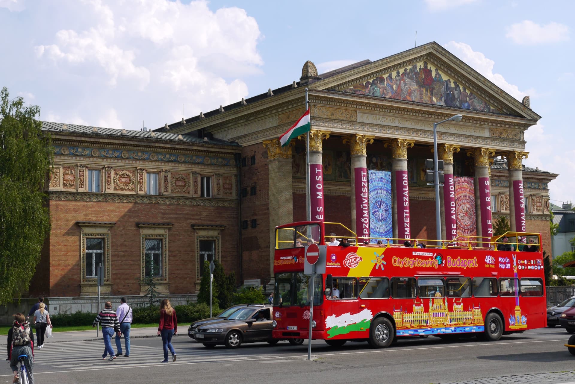 City Sightseeing Budapest Hop-on Hop-off Bus Tour - تصویر 3