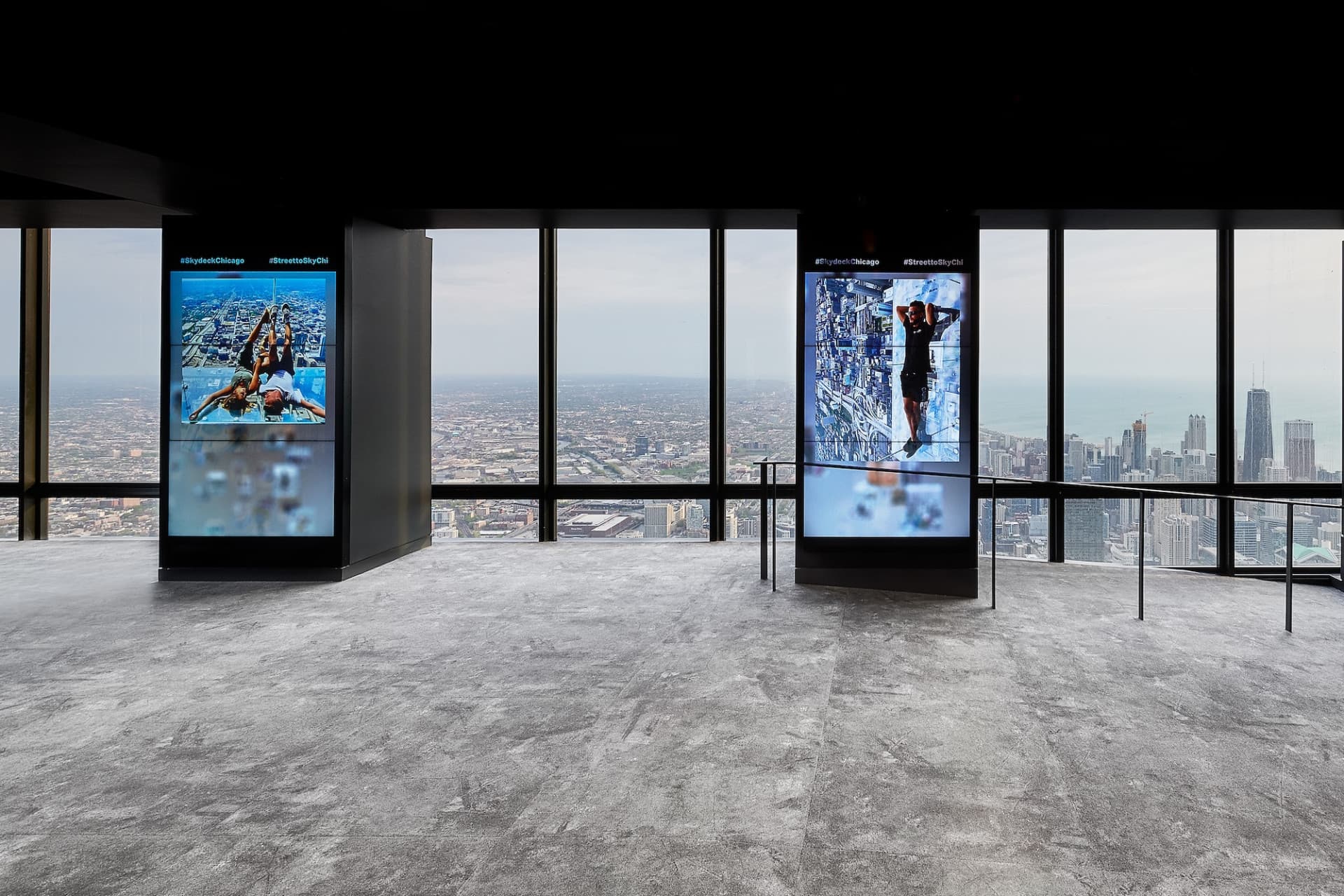 Skydeck Chicago and The Ledge Ticket - تصویر 9