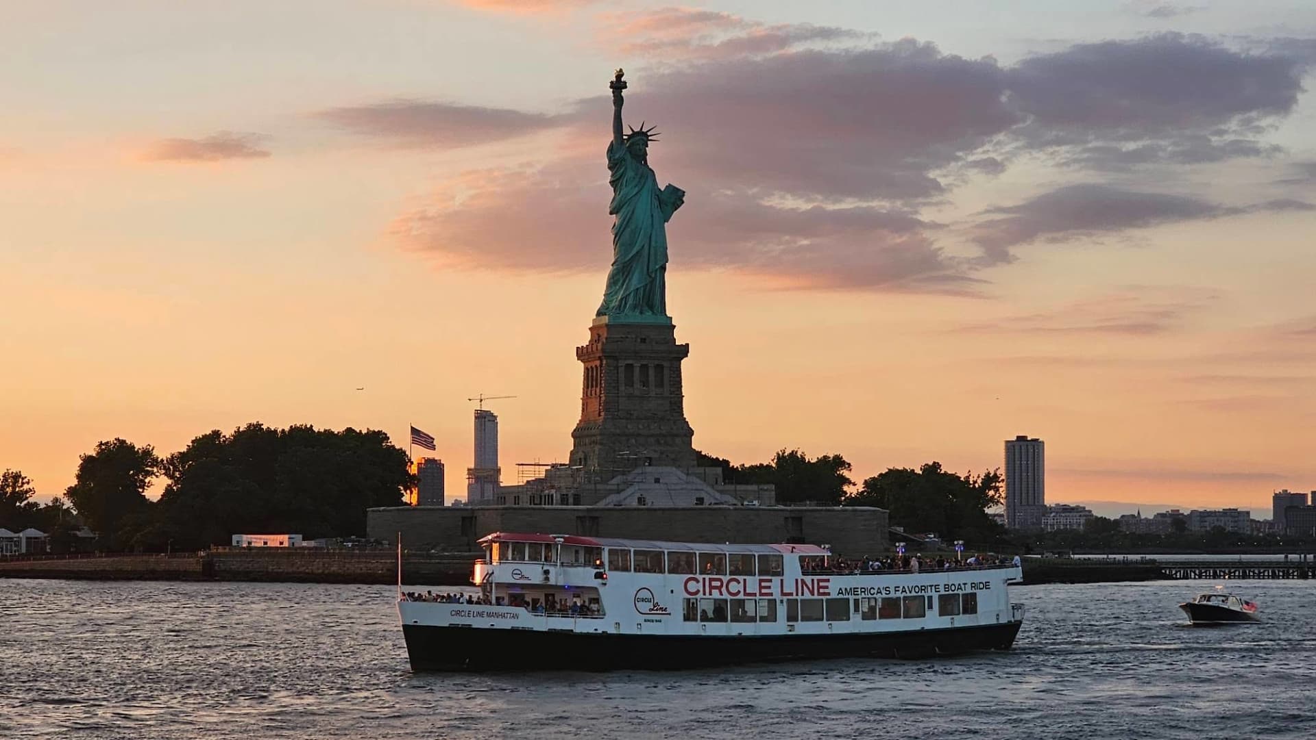 Official Circle Line Cruises, Midtown NYC: Reserved Straight-to-Board Ticket - تصویر 9