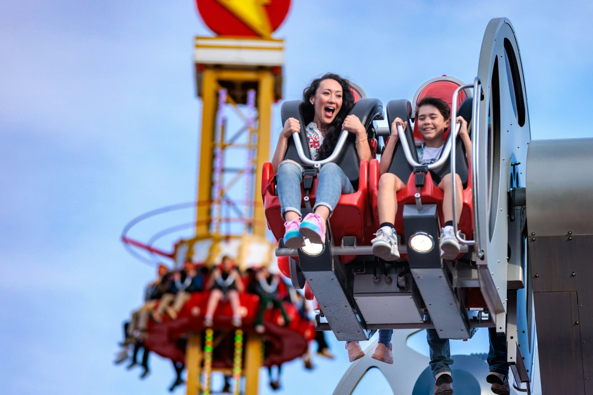Six Flags Fiesta Texas Ticket - تصویر 2