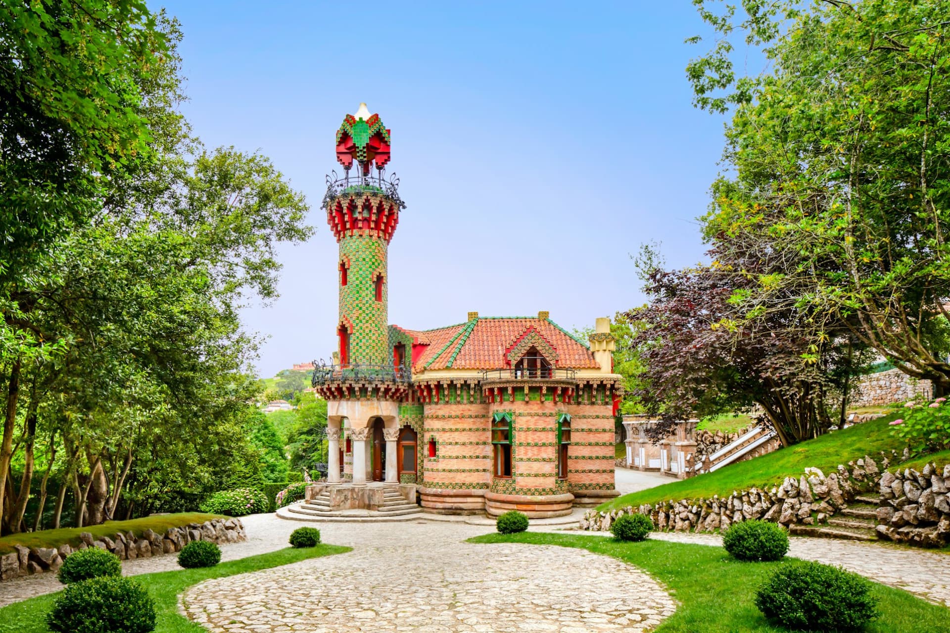 Gaudí's El Capricho Ticket with Audio Guide - تصویر اصلی