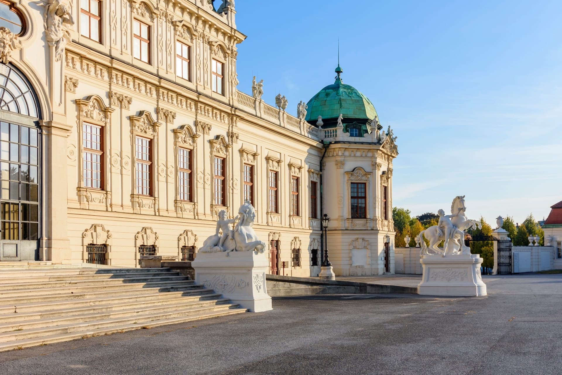 Upper Belvedere Palace Guided Tour with Skip-the-Ticket-Line Entry - تصویر 7