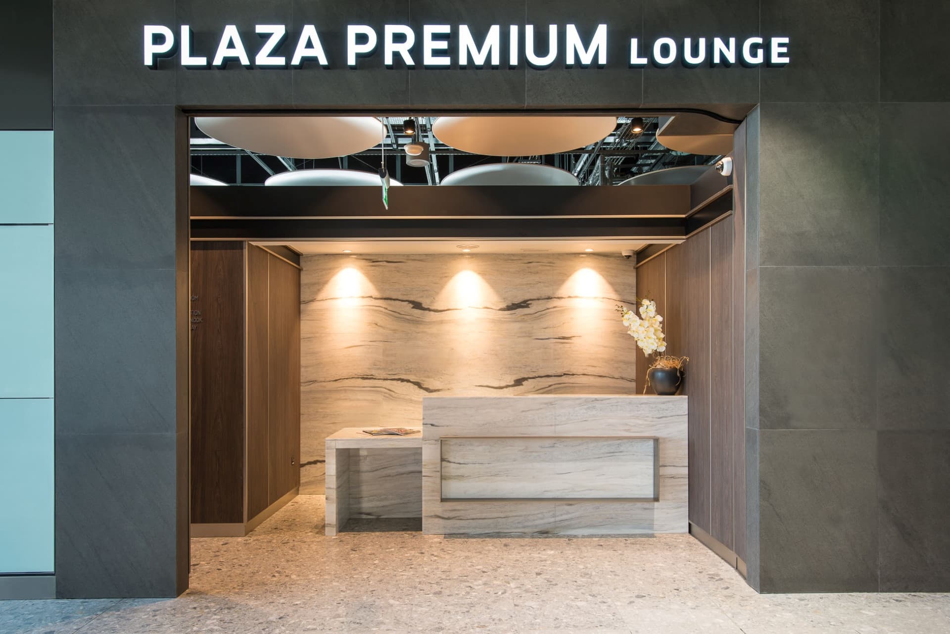 Plaza Premium Lounge - London Heathrow Airport Terminal 5 - تصویر 3