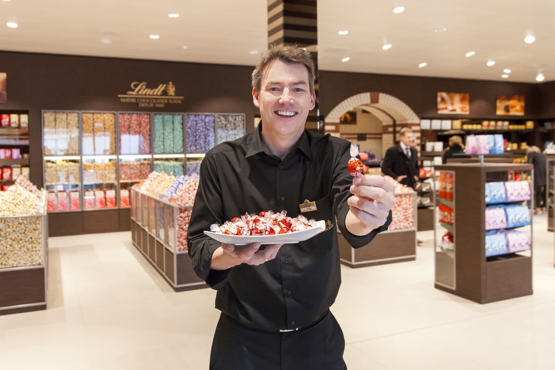 Zurich City Tour with Cruise and Lindt Home of Chocolate - تصویر 7