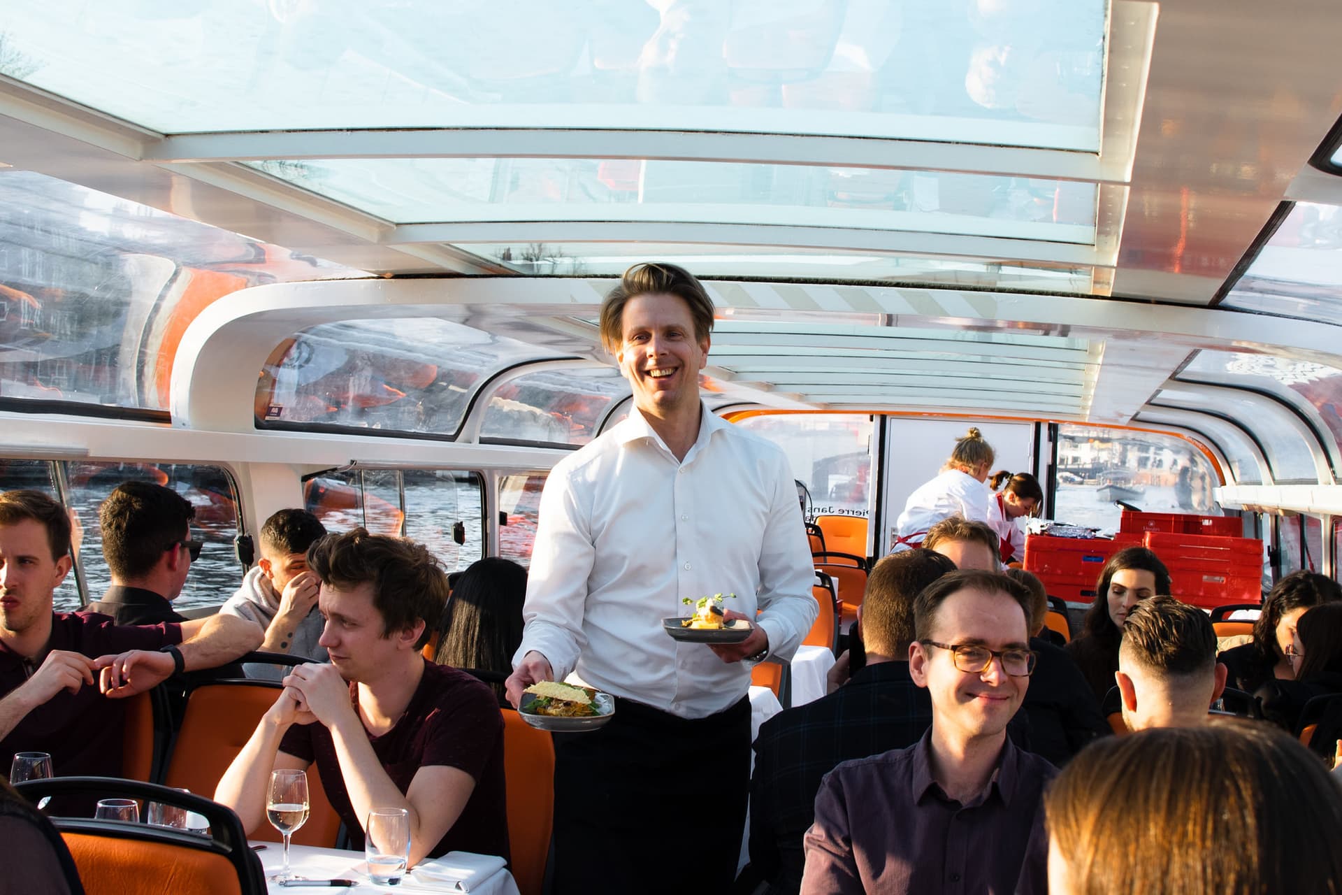 Amsterdam Canal Cruise with 4-Course Dinner - تصویر اصلی