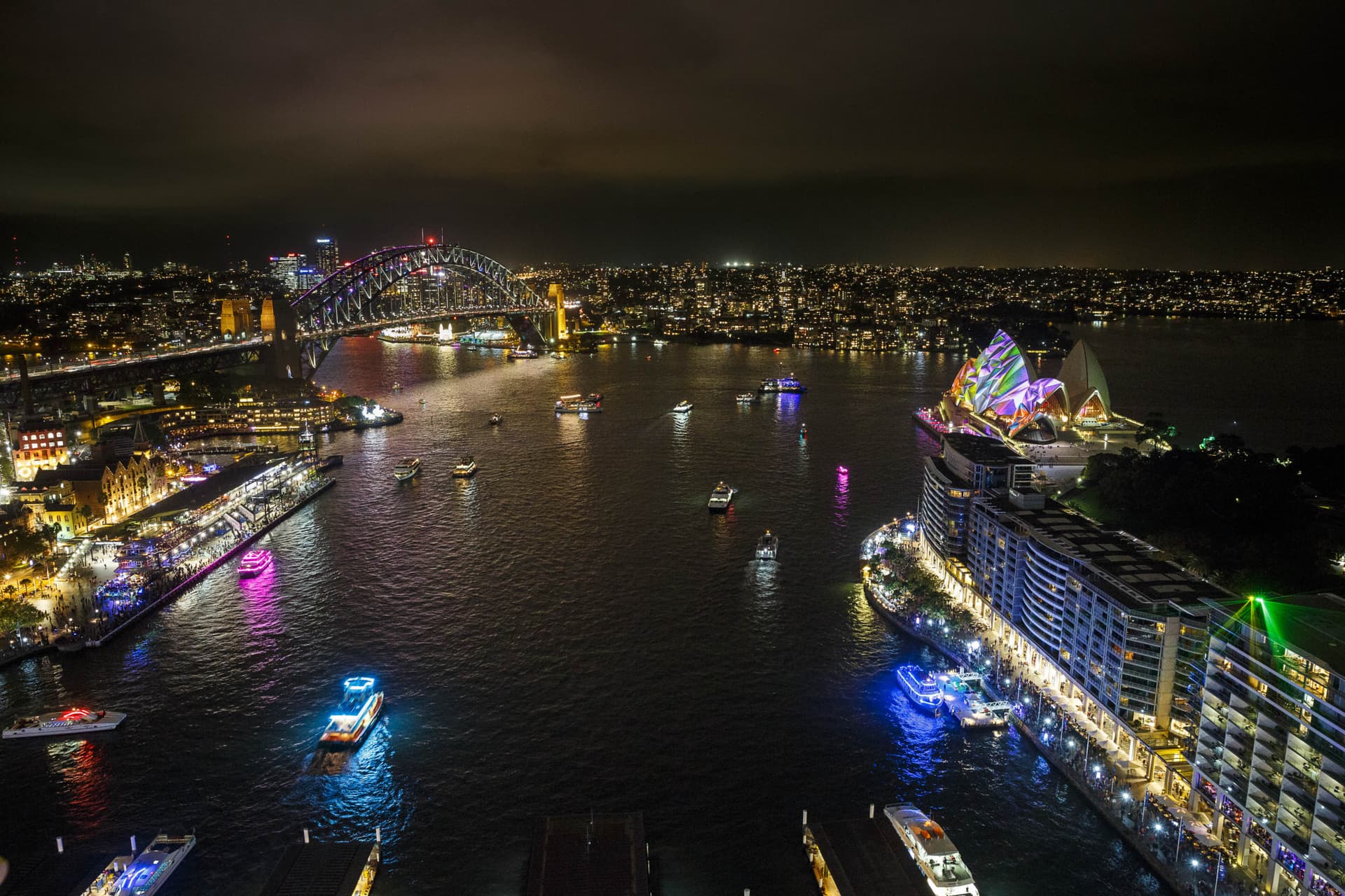 Vivid Festival of Light and Sound Cruise with Buffet Dinner aboard Sydney Princess Cruises - تصویر 12