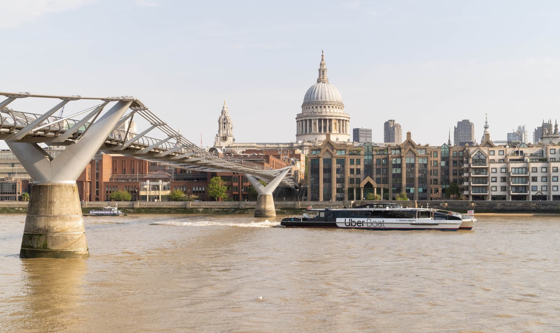 River Thames Uber Boat Transfer by Thames Clippers - تصویر 3