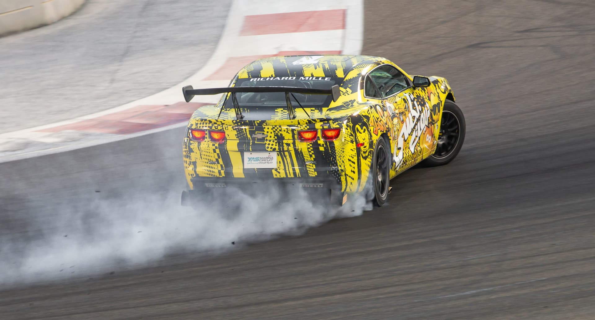 Yas Marina Circuit Chevrolet Drift Taxi Passenger Experience - تصویر 4