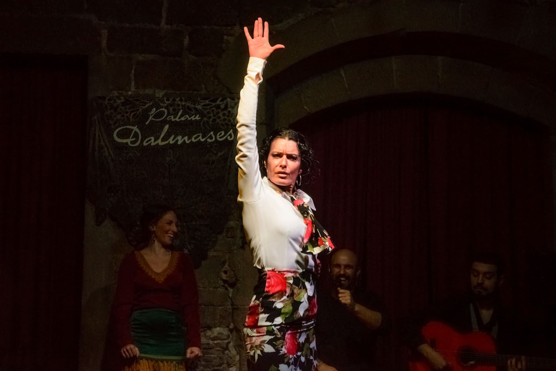 Barcelona Old Town Walking Tour with Flamenco Show and Tapas Dinner - تصویر 4