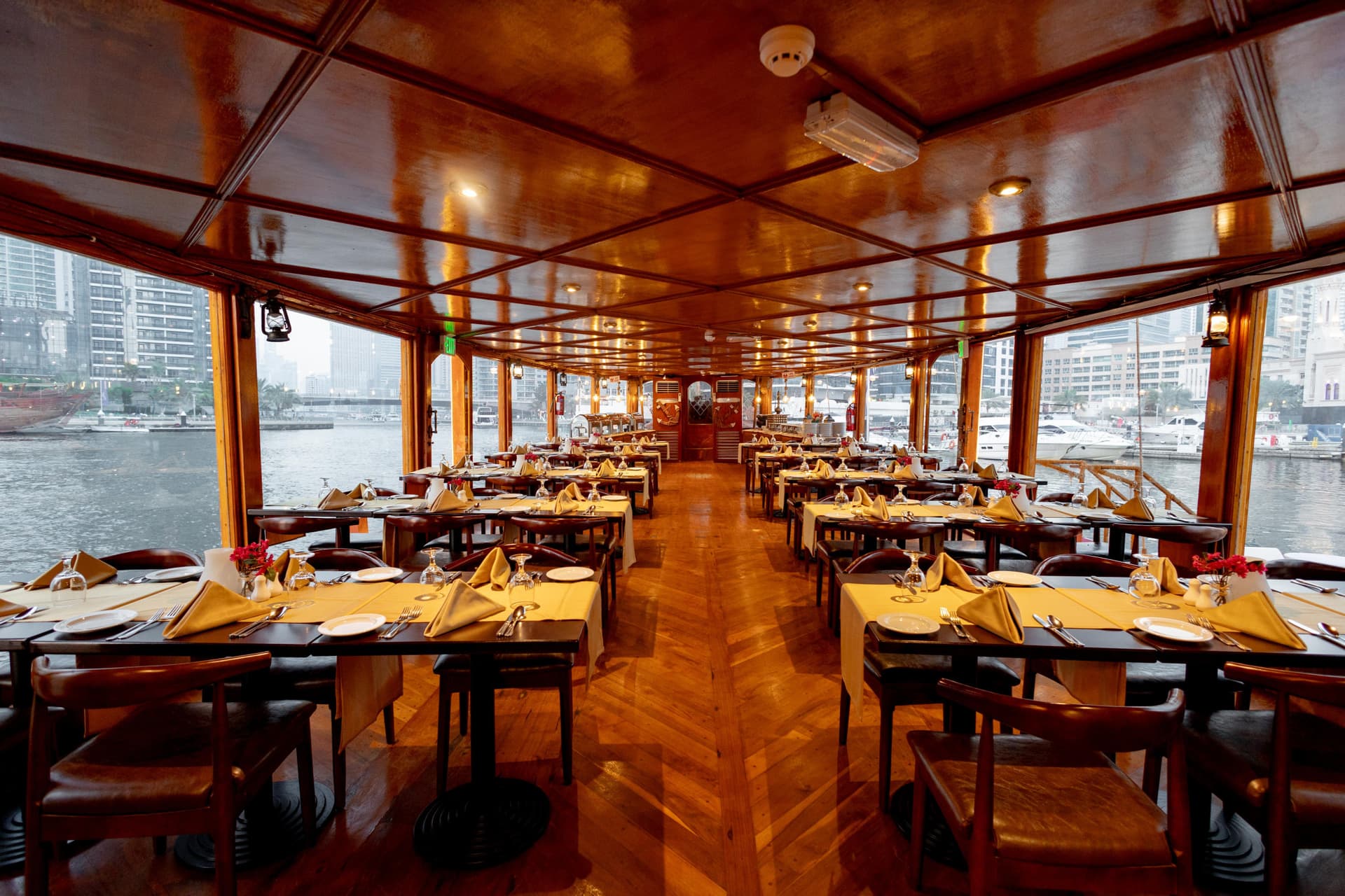 Alexandra Dhow Dinner Cruise in Dubai Marina - تصویر 11