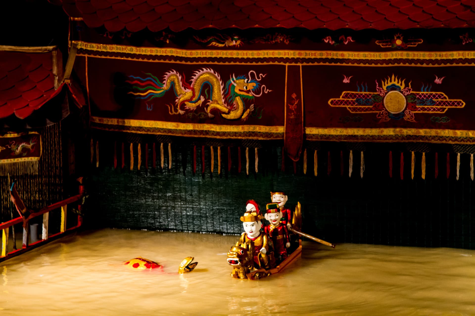 Traditional Vietnamese Water Puppet Show with Dinner in Ho Chi Minh - تصویر 19