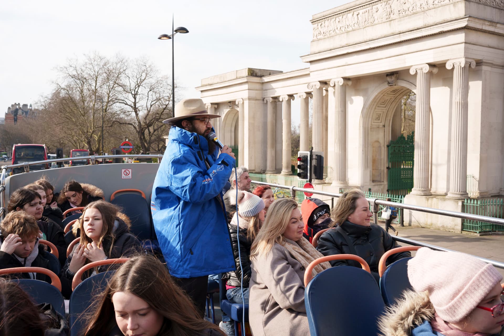 London Open Top Bus Tour with English-speaking Guide - تصویر 4