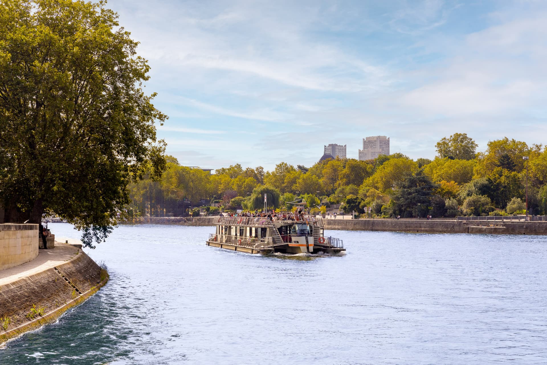 Seine River Cruise by Bateaux Parisiens – Departing from the Eiffel Tower - تصویر 12