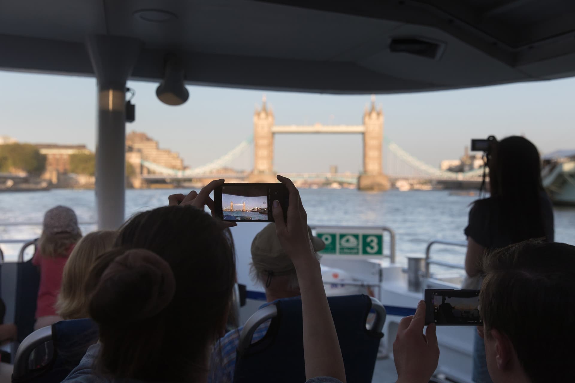 River Thames Uber Boat Transfer by Thames Clippers - تصویر 13