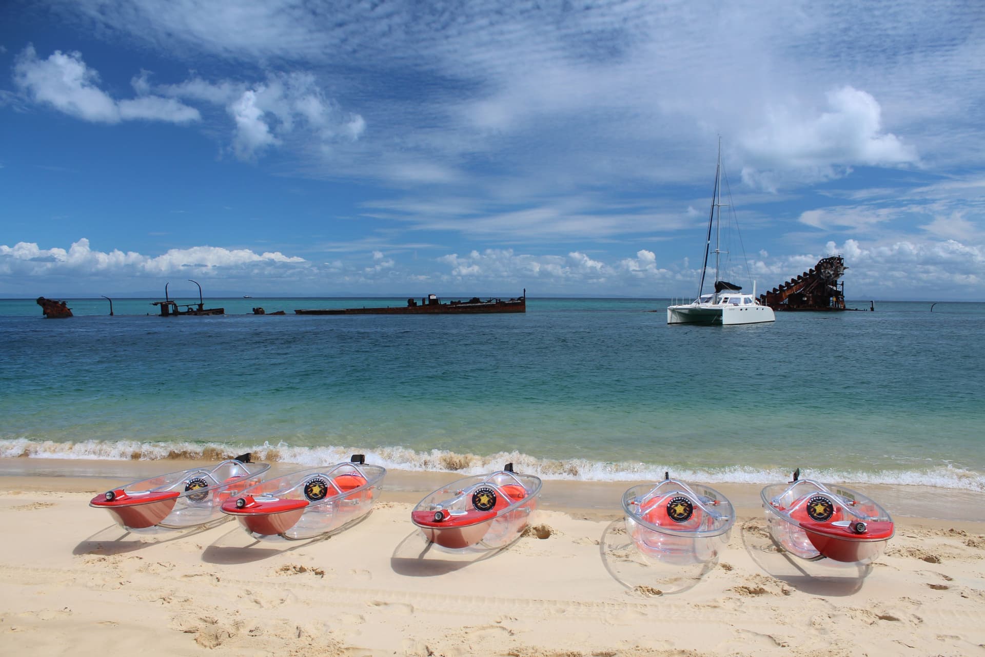 Moreton Island 1-Day Adventure Tour with Kayaking and Sandboarding - تصویر 11