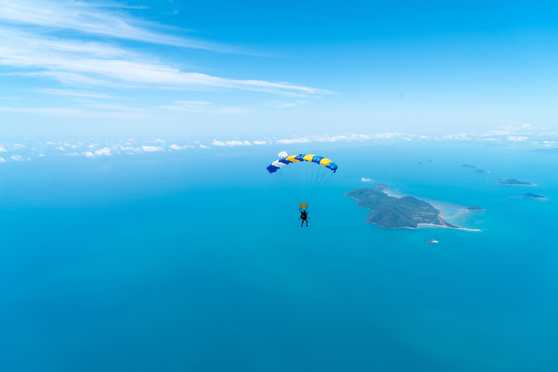 Tandem Skydiving Experience Mission Beach - تصویر 8