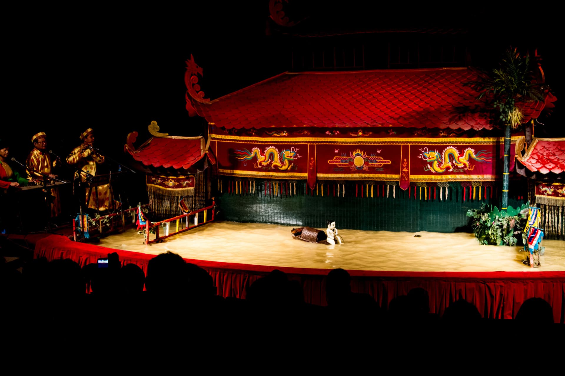 Traditional Vietnamese Water Puppet Show with Dinner in Ho Chi Minh - تصویر 15
