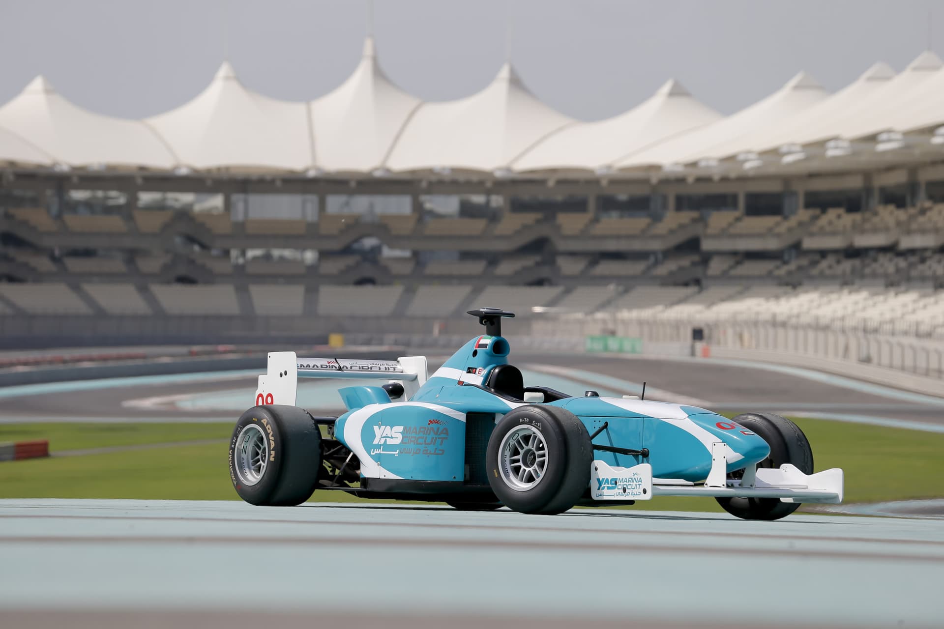 Yas Marina Circuit Formula Yas 3000 Driving Experience - تصویر 5