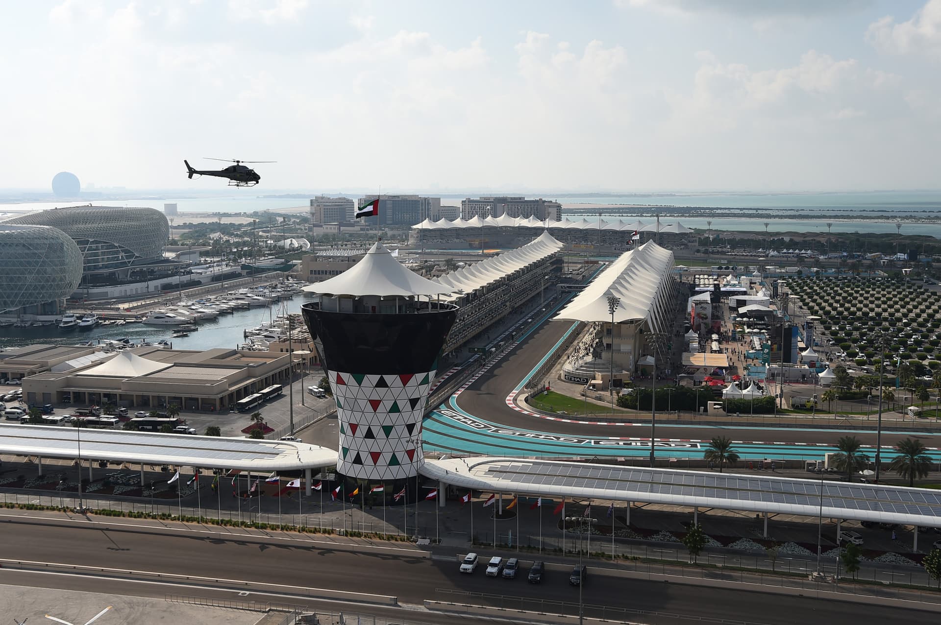 Yas Marina Circuit Venue Tour - تصویر 4