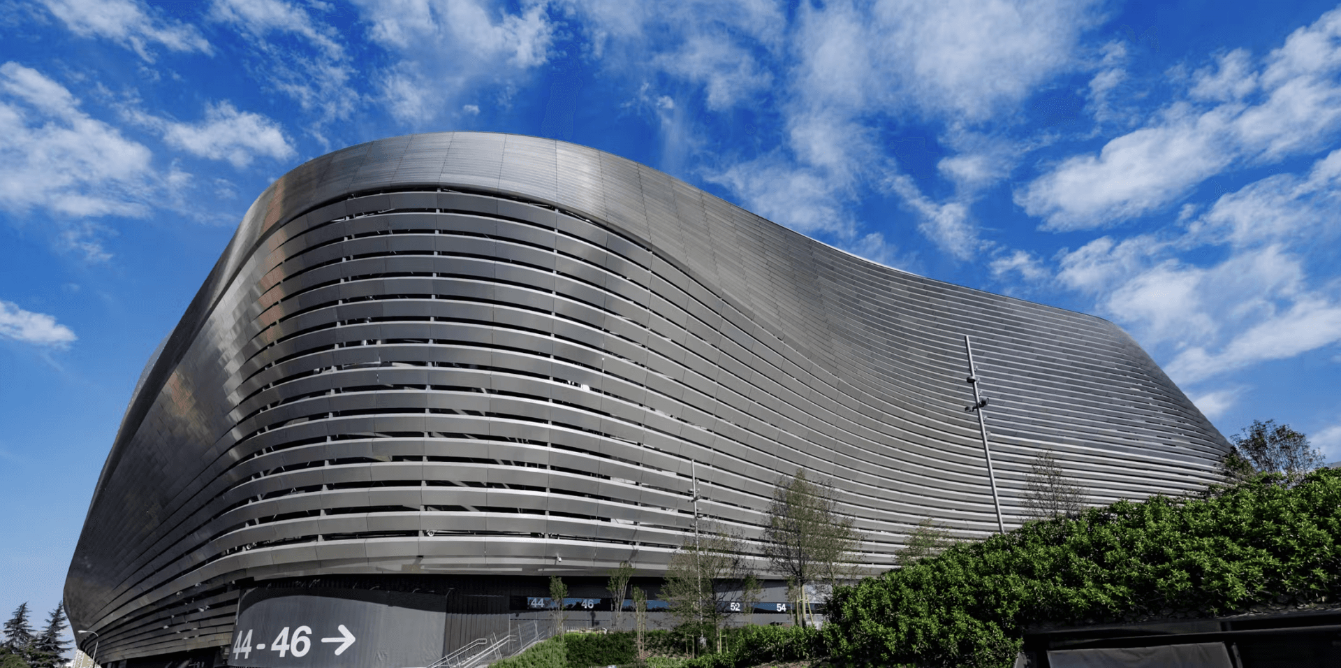 Santiago Bernabeu Stadium - Real Madrid - تصویر اصلی