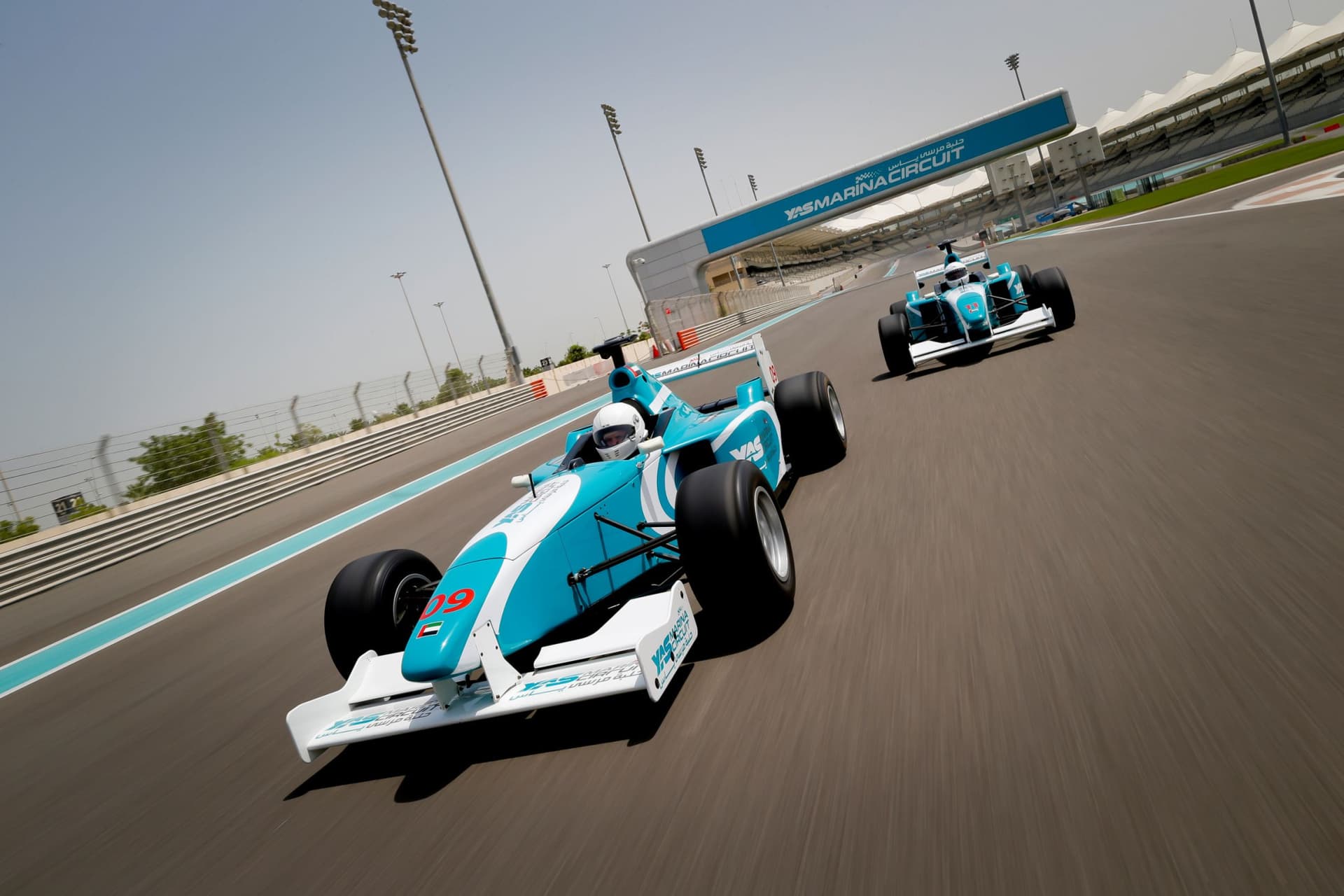 Yas Marina Circuit Formula Yas 3000 Driving Experience - تصویر اصلی