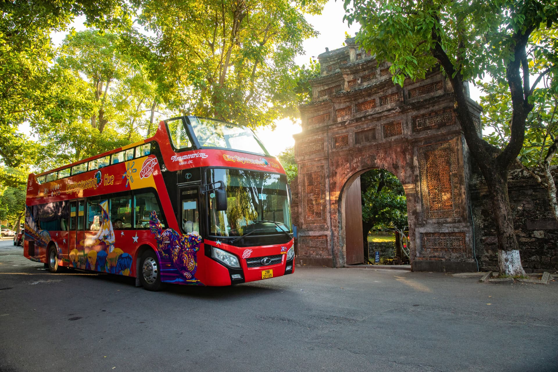 City Sightseeing Hue Hop-on Hop-off Bus Tour - تصویر اصلی