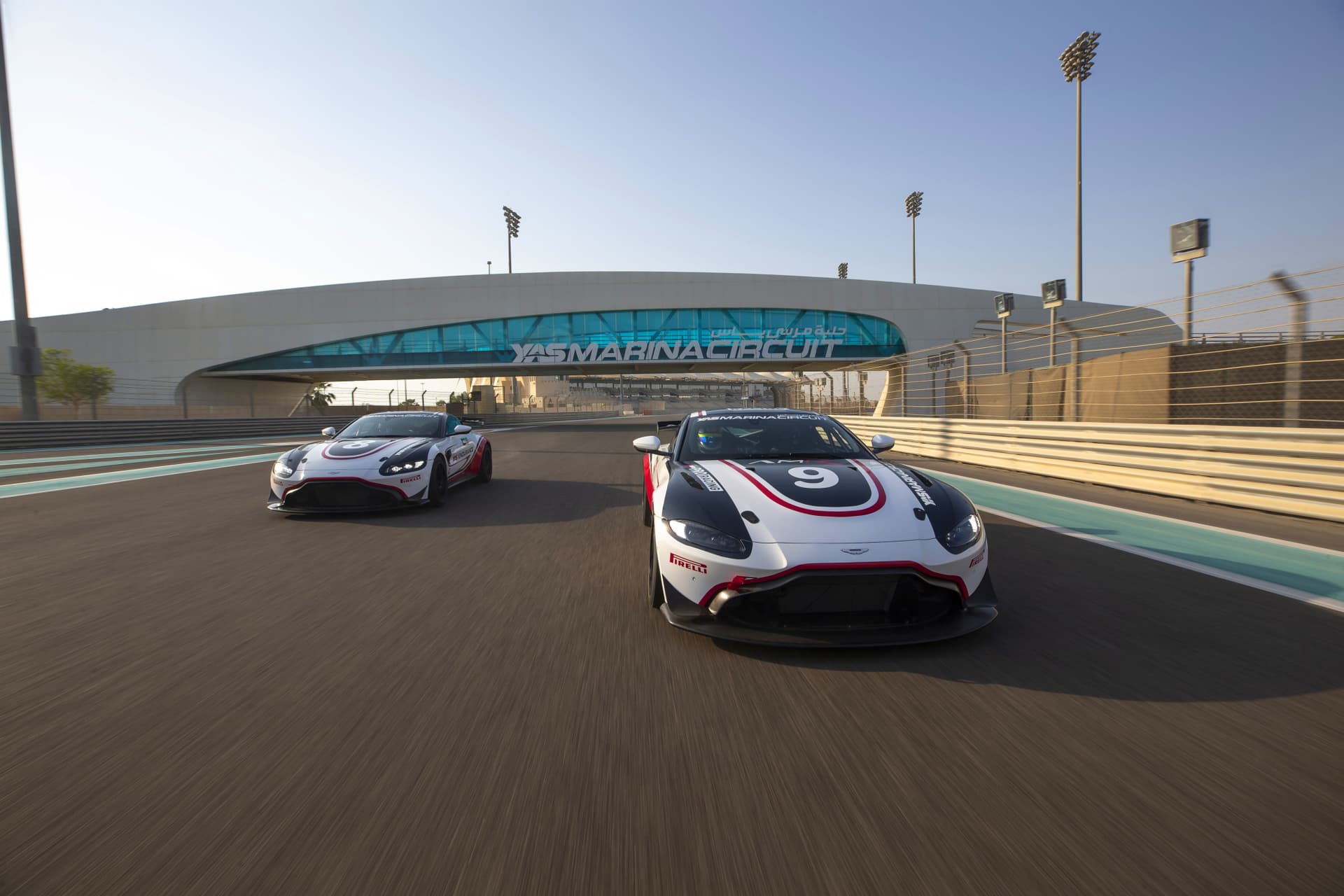 Yas Marina Circuit Aston Martin GT4 Driving Experience - تصویر اصلی