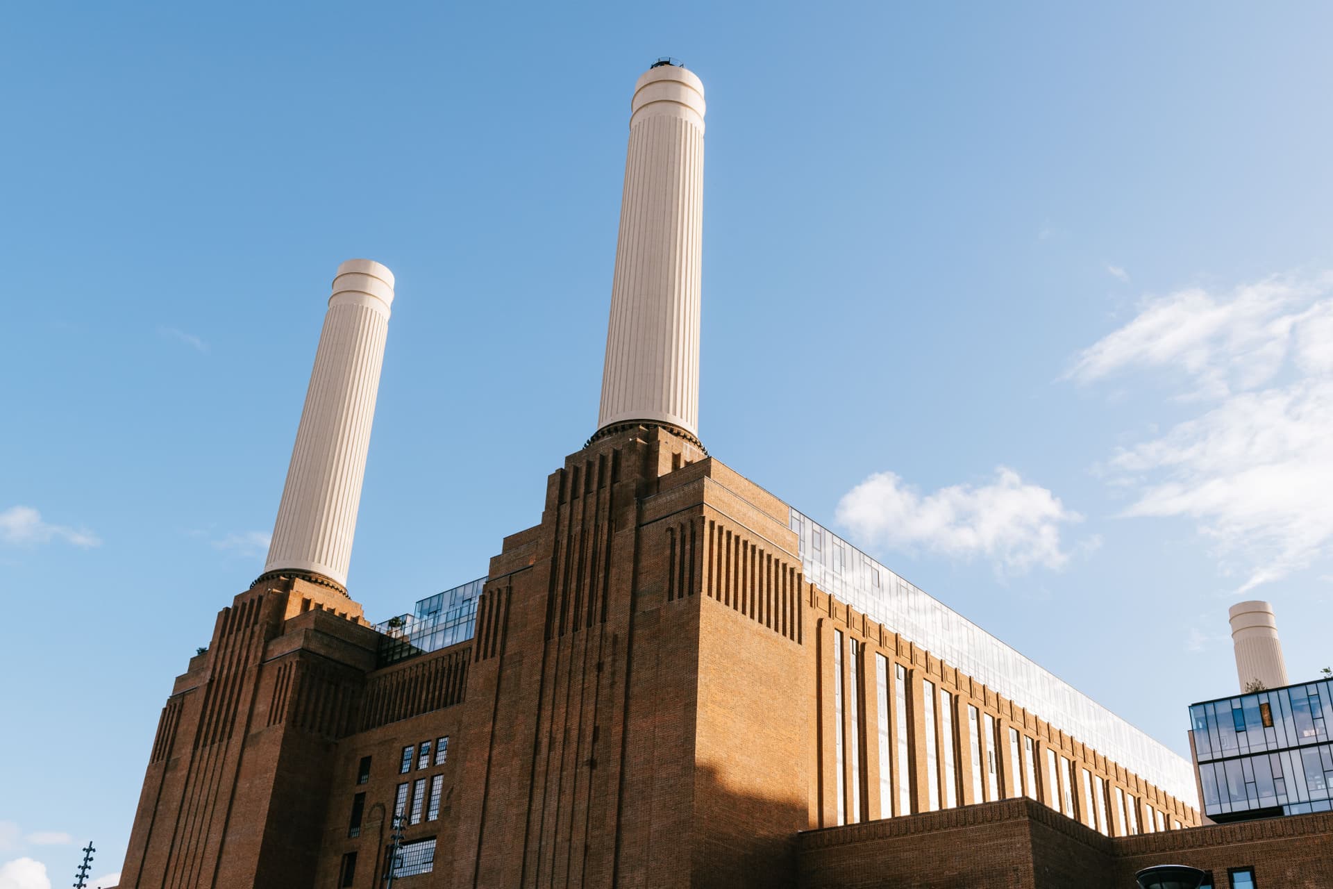 Lift 109 at Battersea Power Station - تصویر اصلی