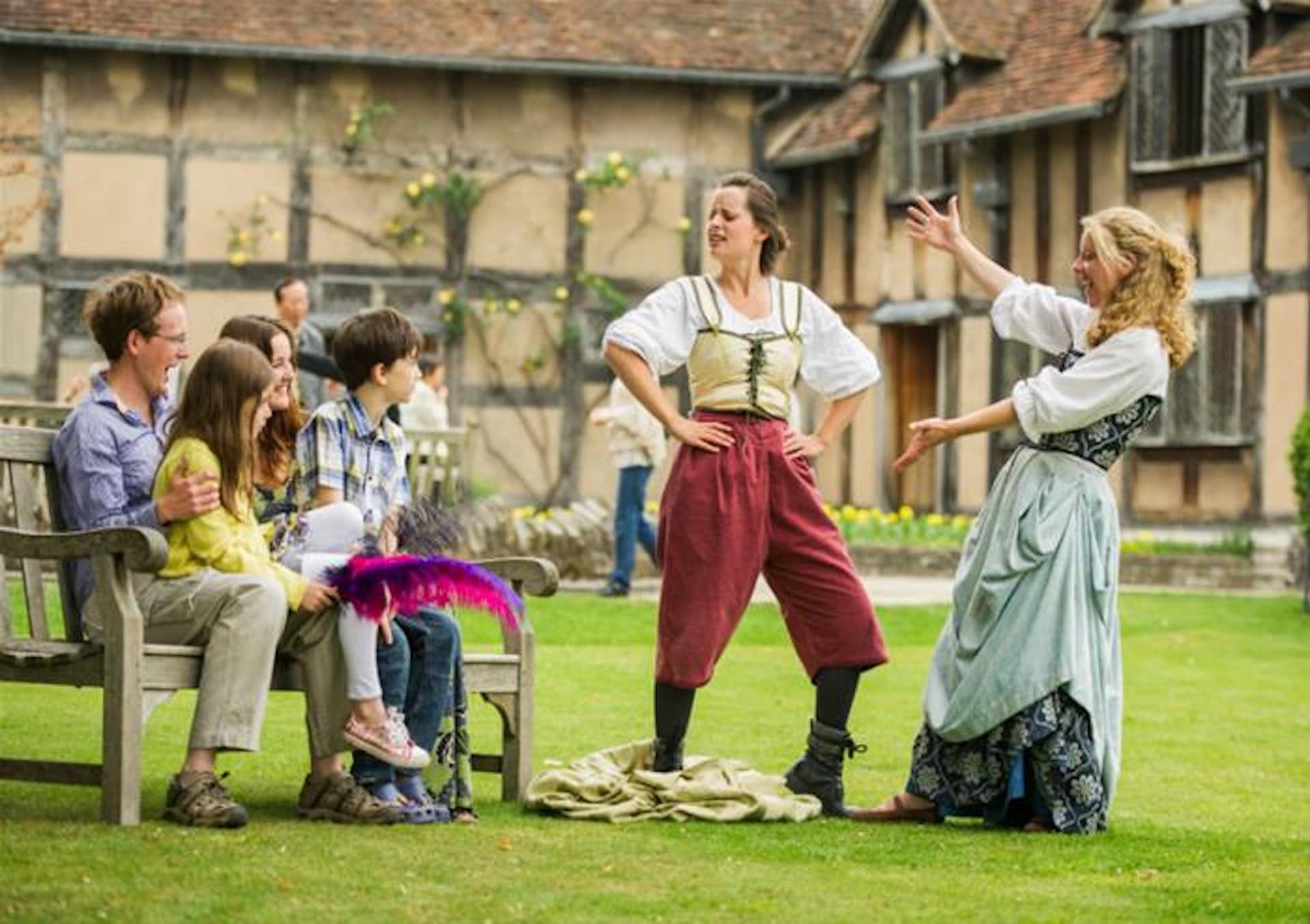 Shakespeare's Stratford and the Cotswolds Tour from London - تصویر 2