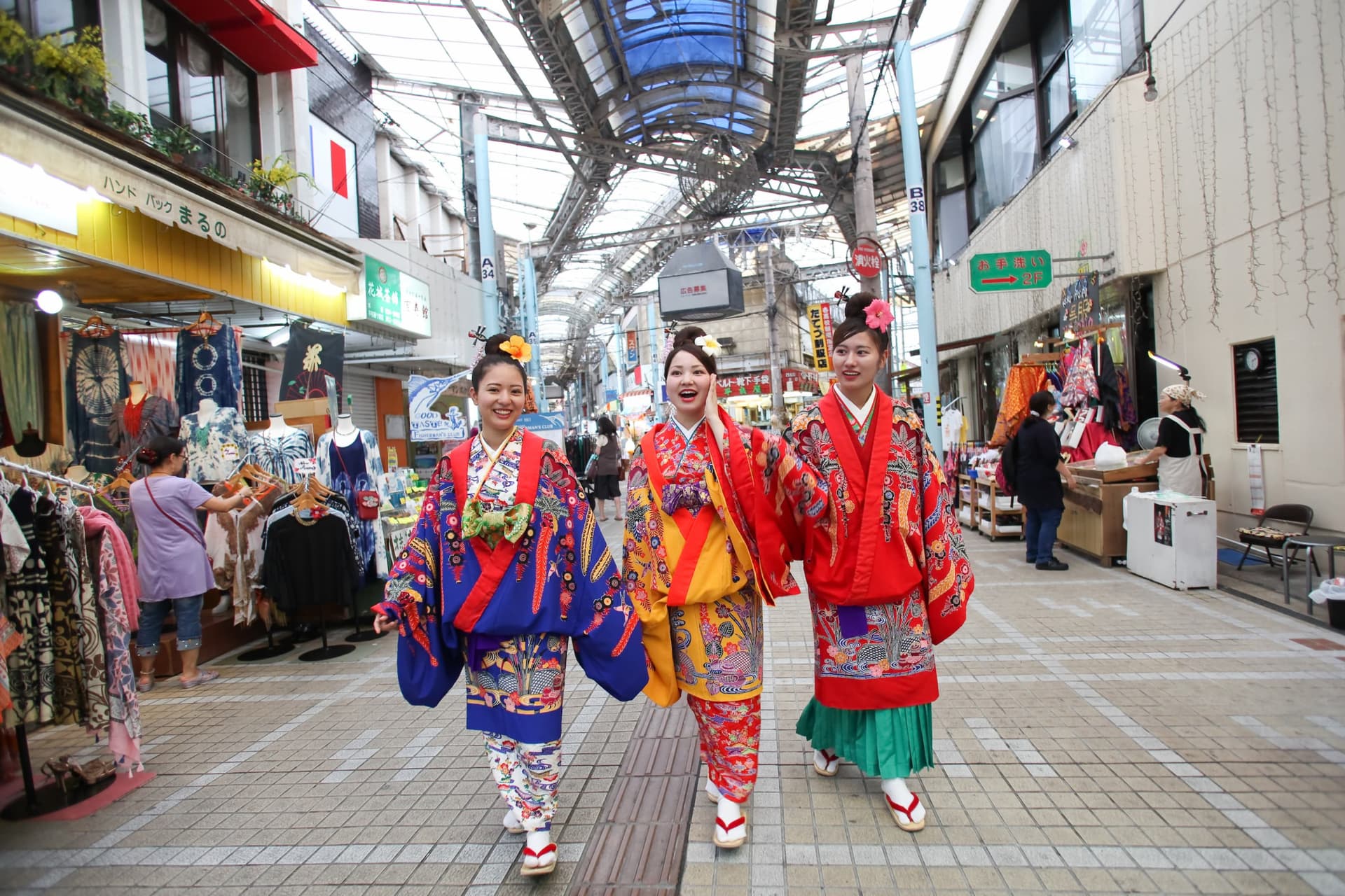 Kimono and Yukata Rental at Okinawa Chura Bijin Ryusou Studio - تصویر 4