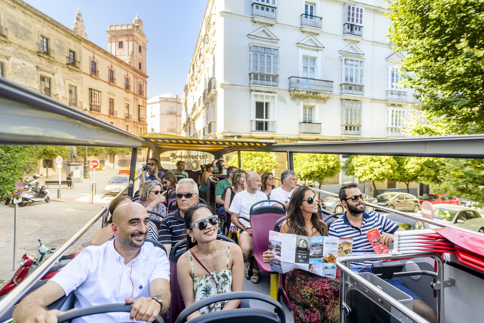City Sightseeing Cadiz Hop-on Hop-off Bus Tour - تصویر 3