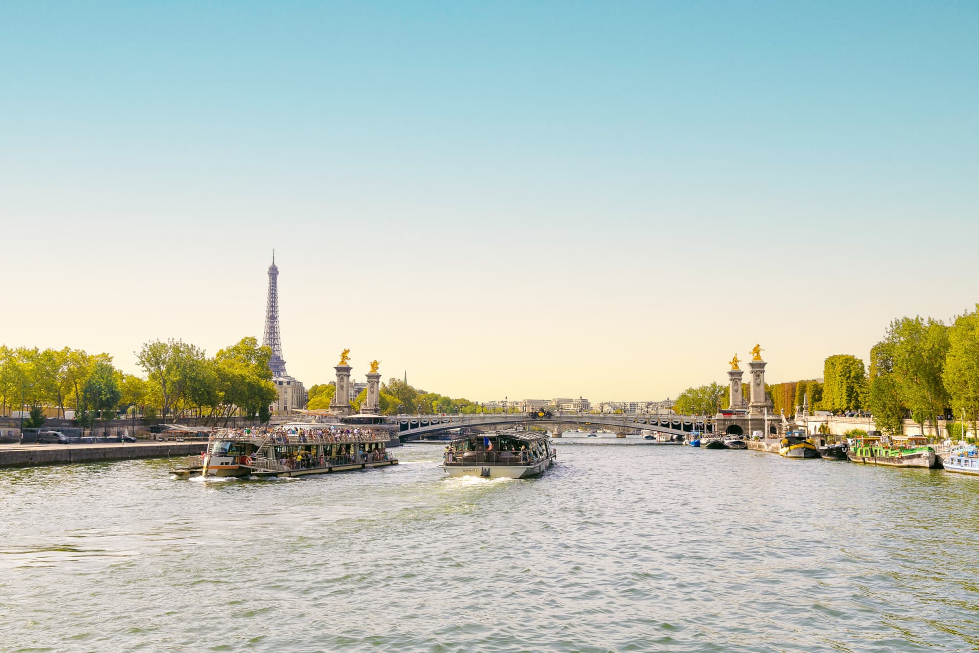 Seine River Cruise by Bateaux Parisiens – Departing from the Eiffel Tower - تصویر 6