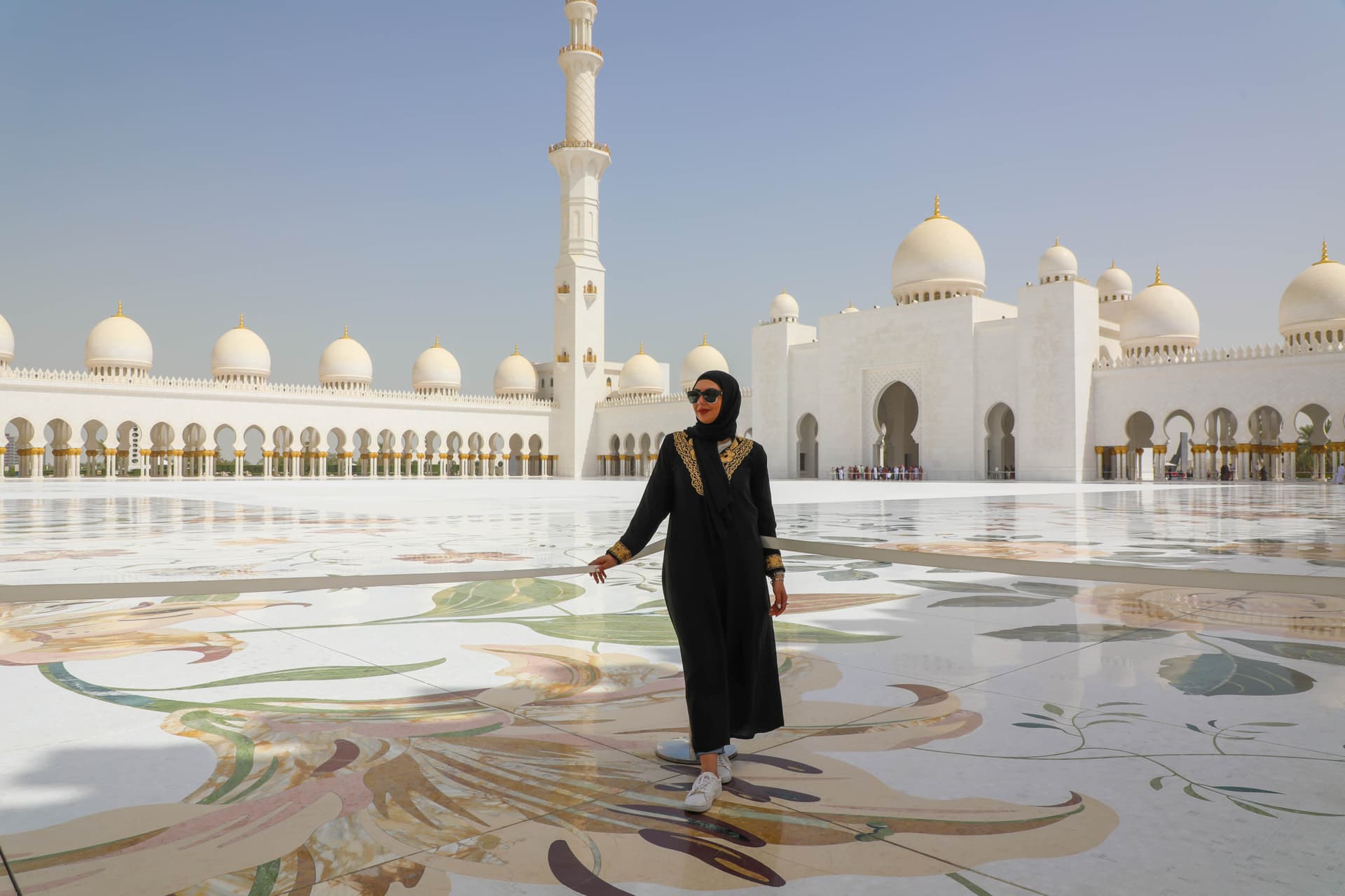 Sheikh Zayed Grand Mosque and Louvre Abu Dhabi Tour from Dubai - تصویر 10