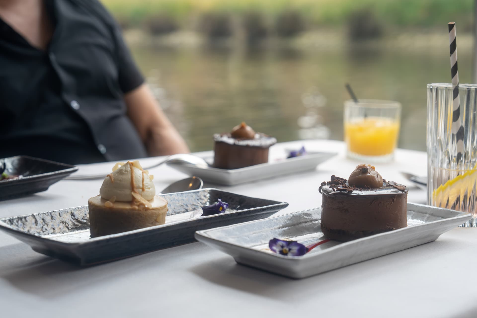Spirit of Melbourne Lunch Cruise on the Yarra River - تصویر 3