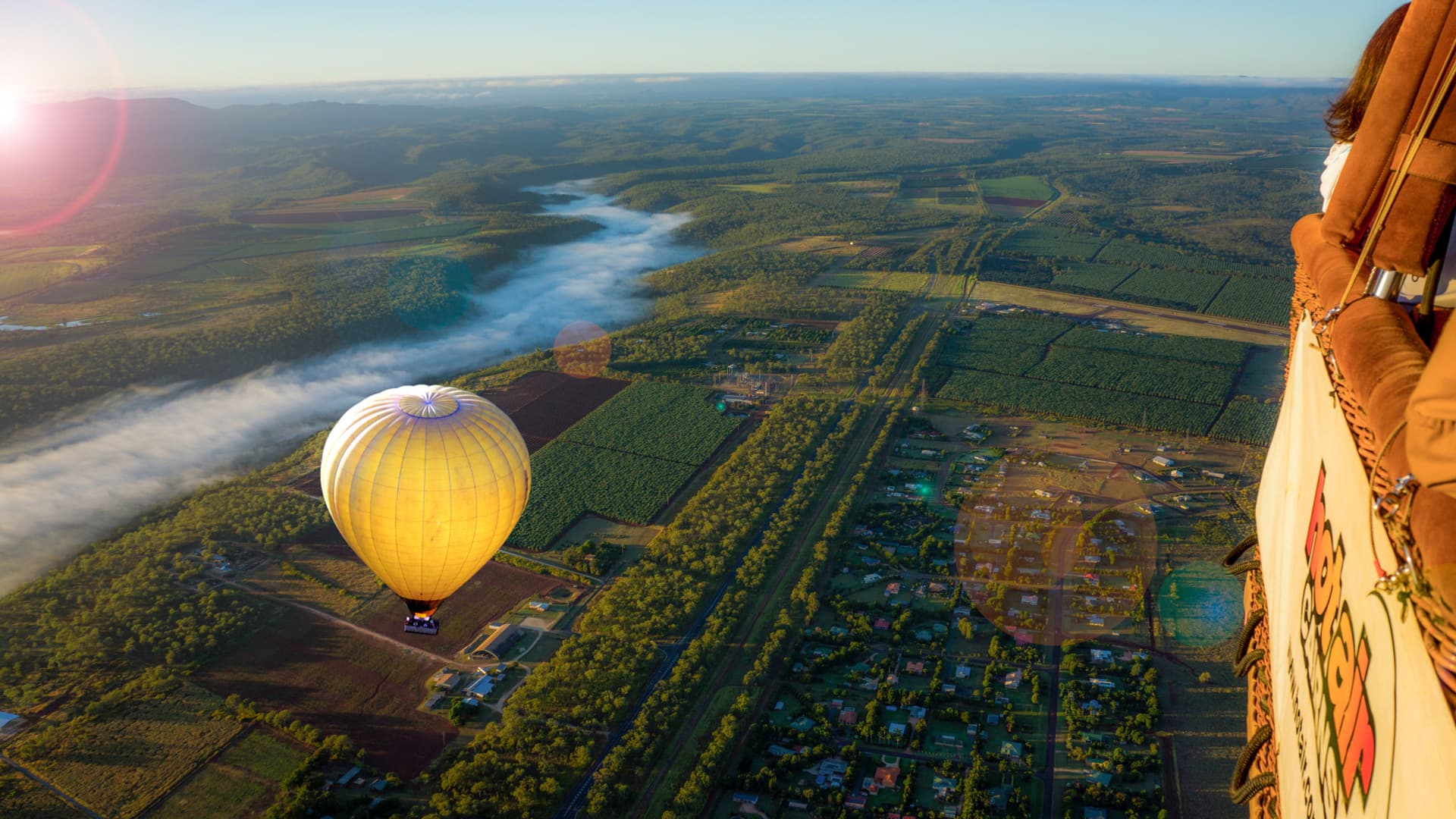 Cairns Hot Air Balloon Flight with Sparkling Wine and Optional Round Trip Transfer - تصویر 4