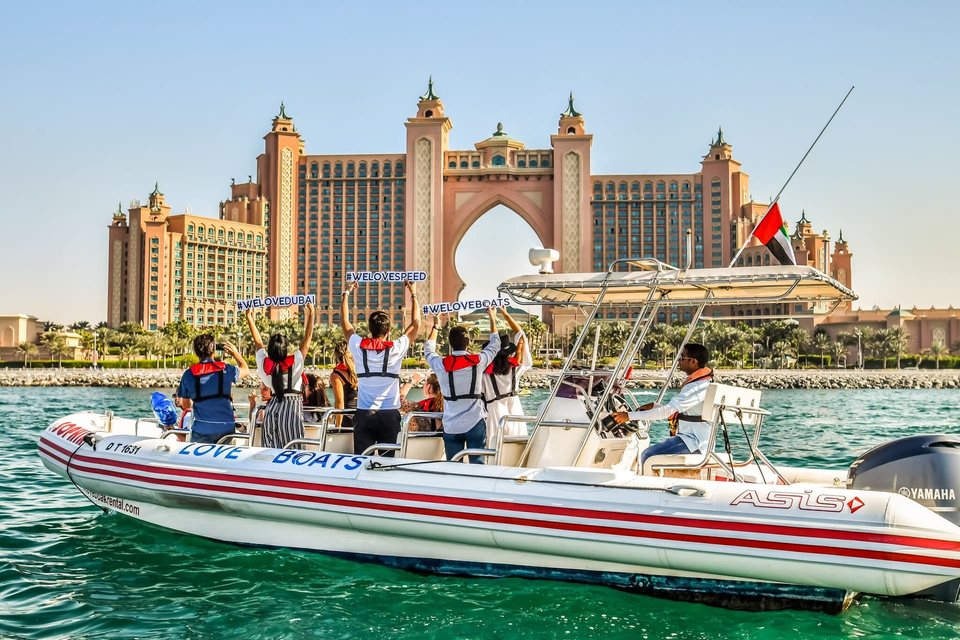 Love Boats - Dubai Marina Guided Sightseeing Boat Tour - تصویر اصلی