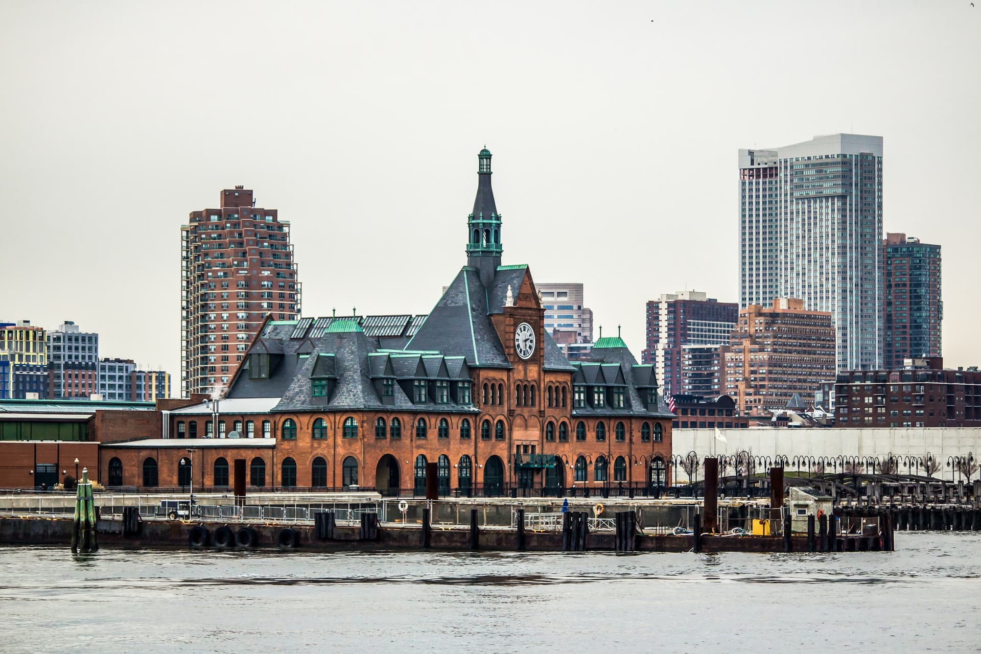 Statue of Liberty and Ellis Island Tour - تصویر 2