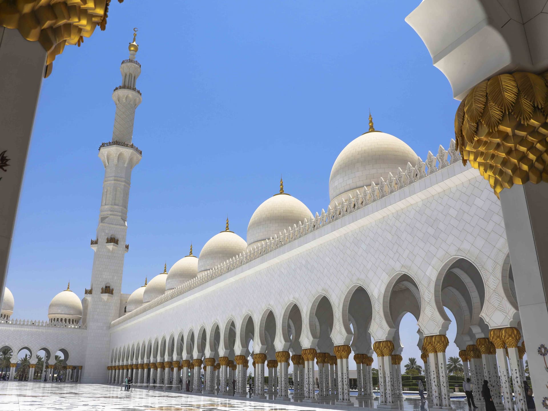 Sheikh Zayed Grand Mosque and Louvre Abu Dhabi Tour from Dubai - تصویر 9