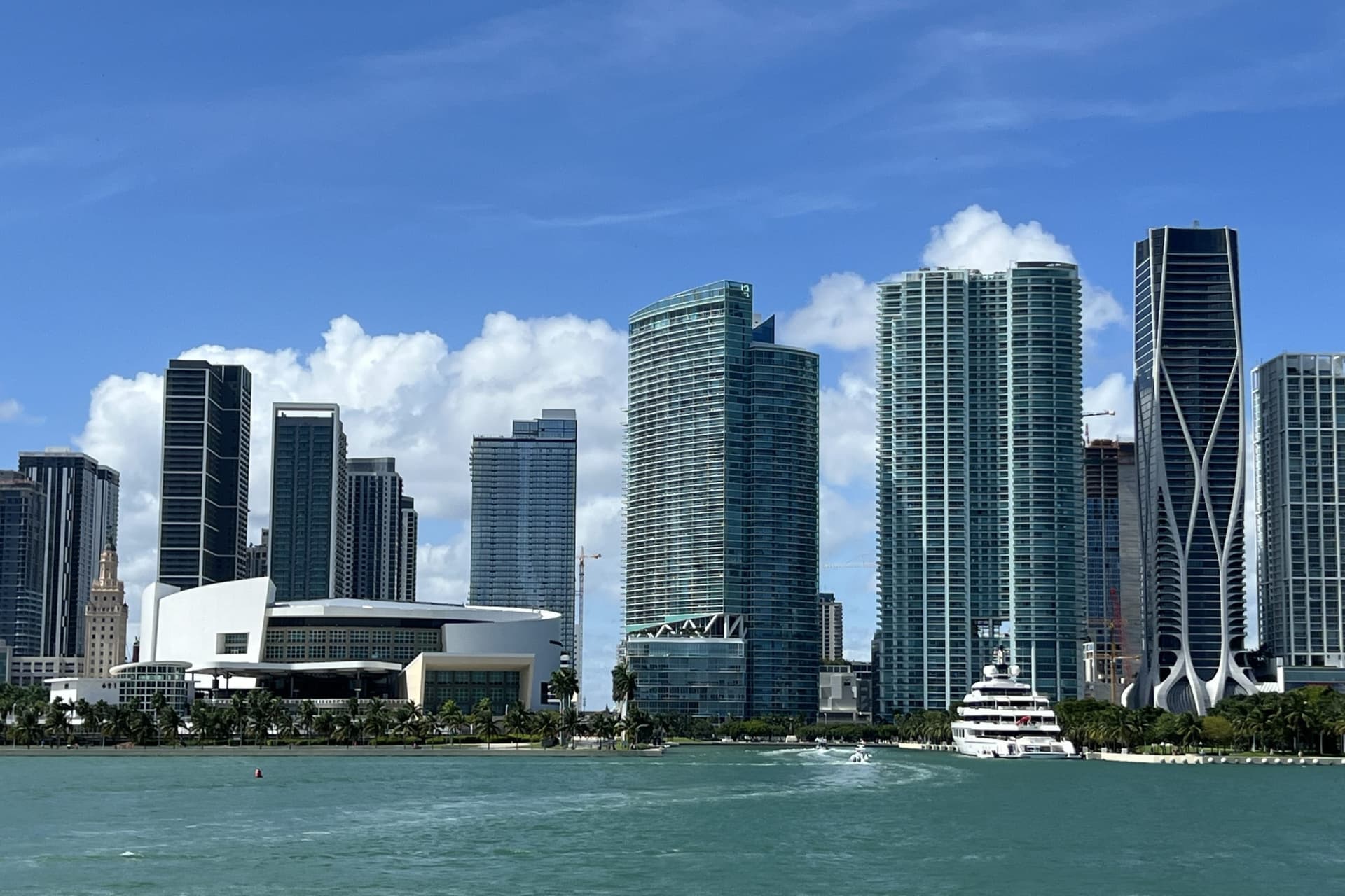 Miami Skyline Cruise of Millionaires’ Homes and Biscayne Bay - تصویر 12