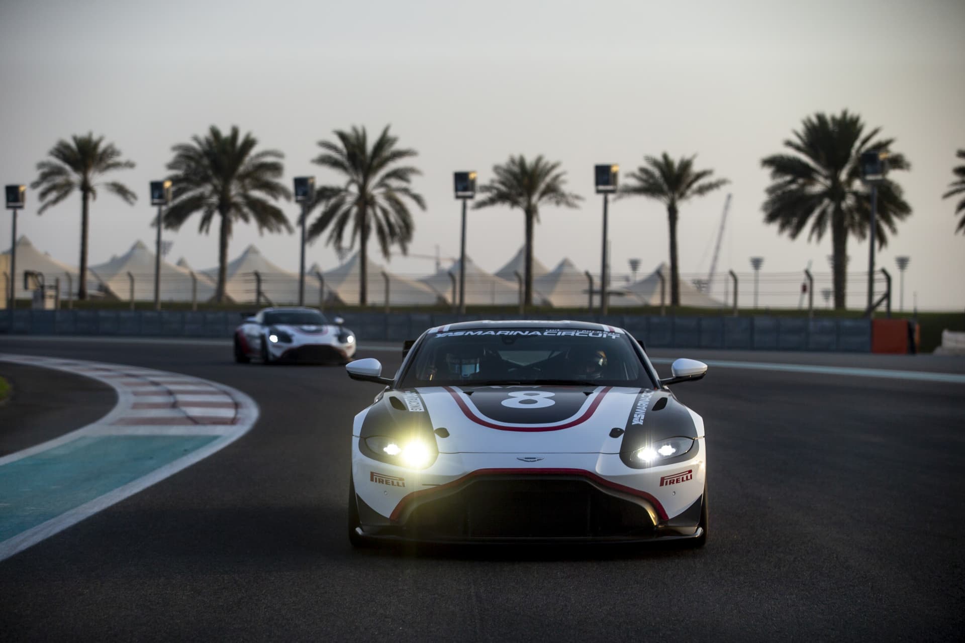 Yas Marina Circuit Aston Martin GT4 Driving Experience - تصویر 7