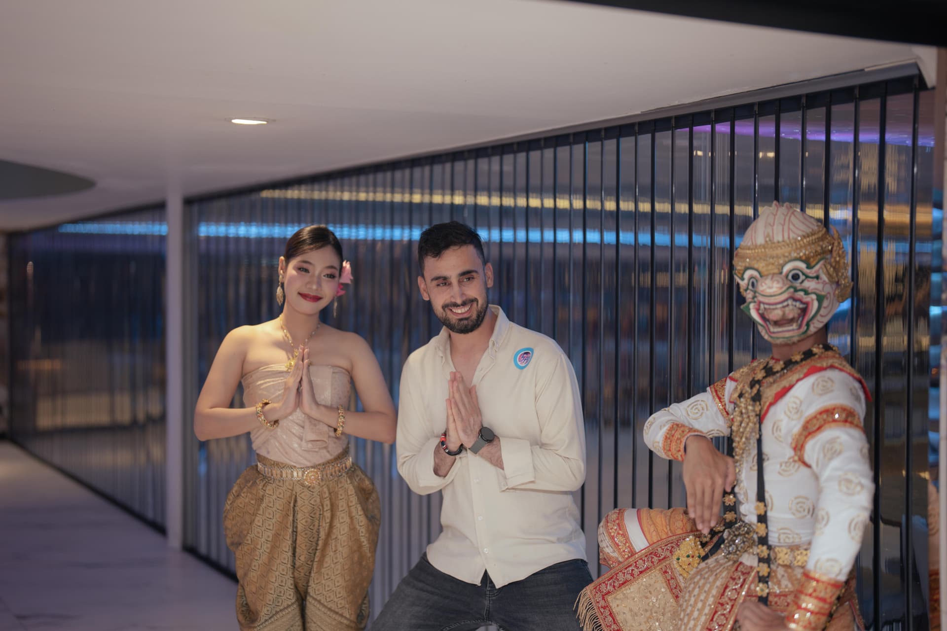 Chao Phraya River Dinner Cruise aboard The Planet Cruise - تصویر 8