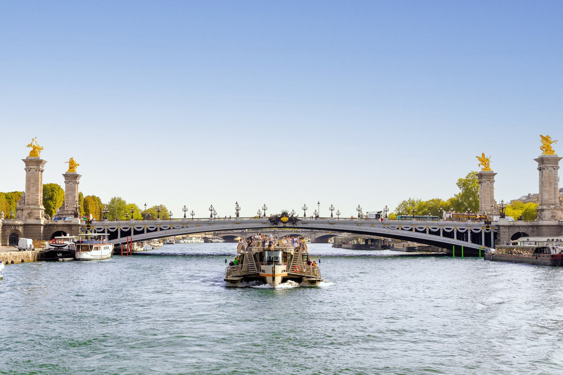 Seine River Cruise by Bateaux Parisiens – Departing from the Eiffel Tower - تصویر 10
