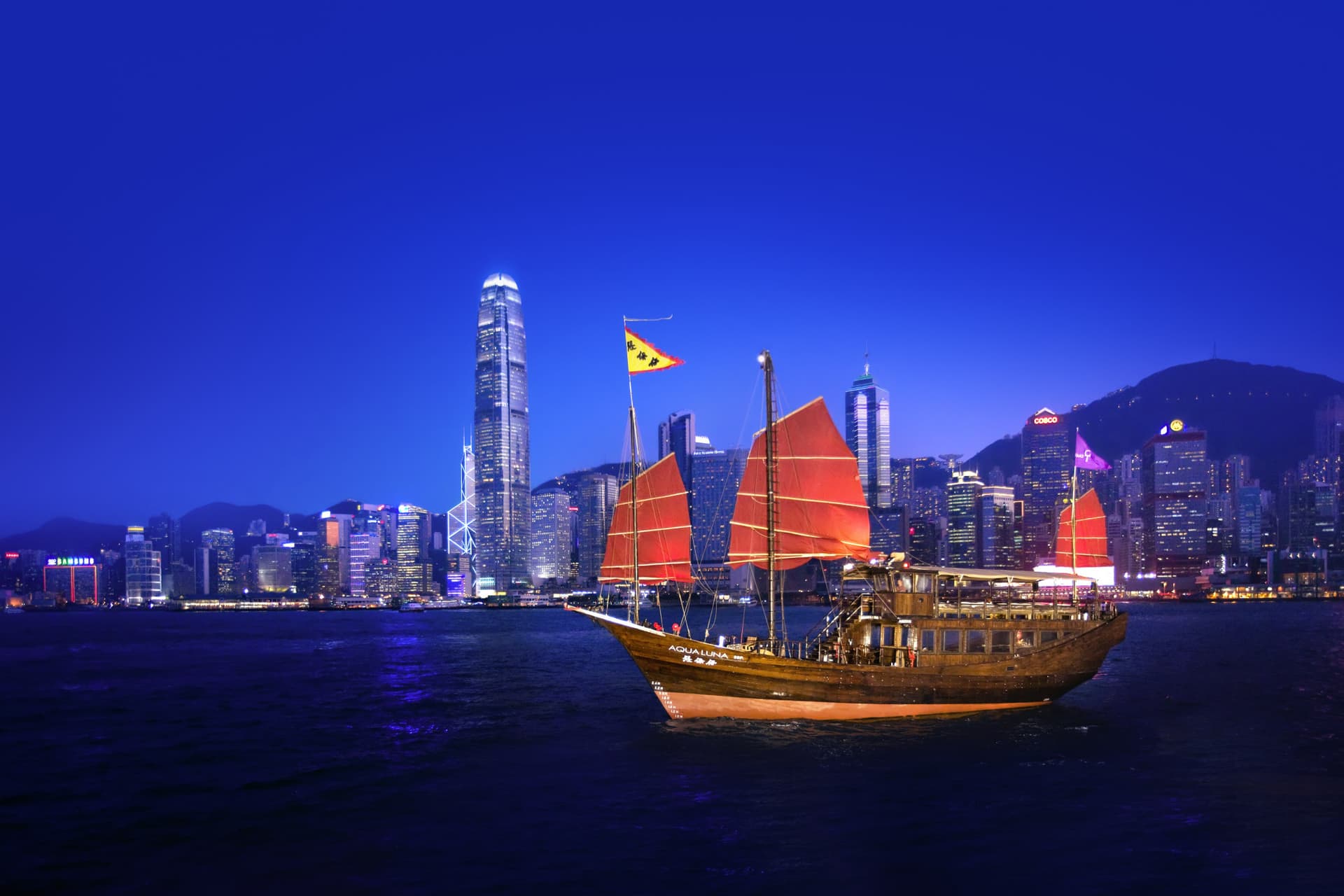 Aqualuna Victoria Harbour Cruise Ticket - تصویر 2