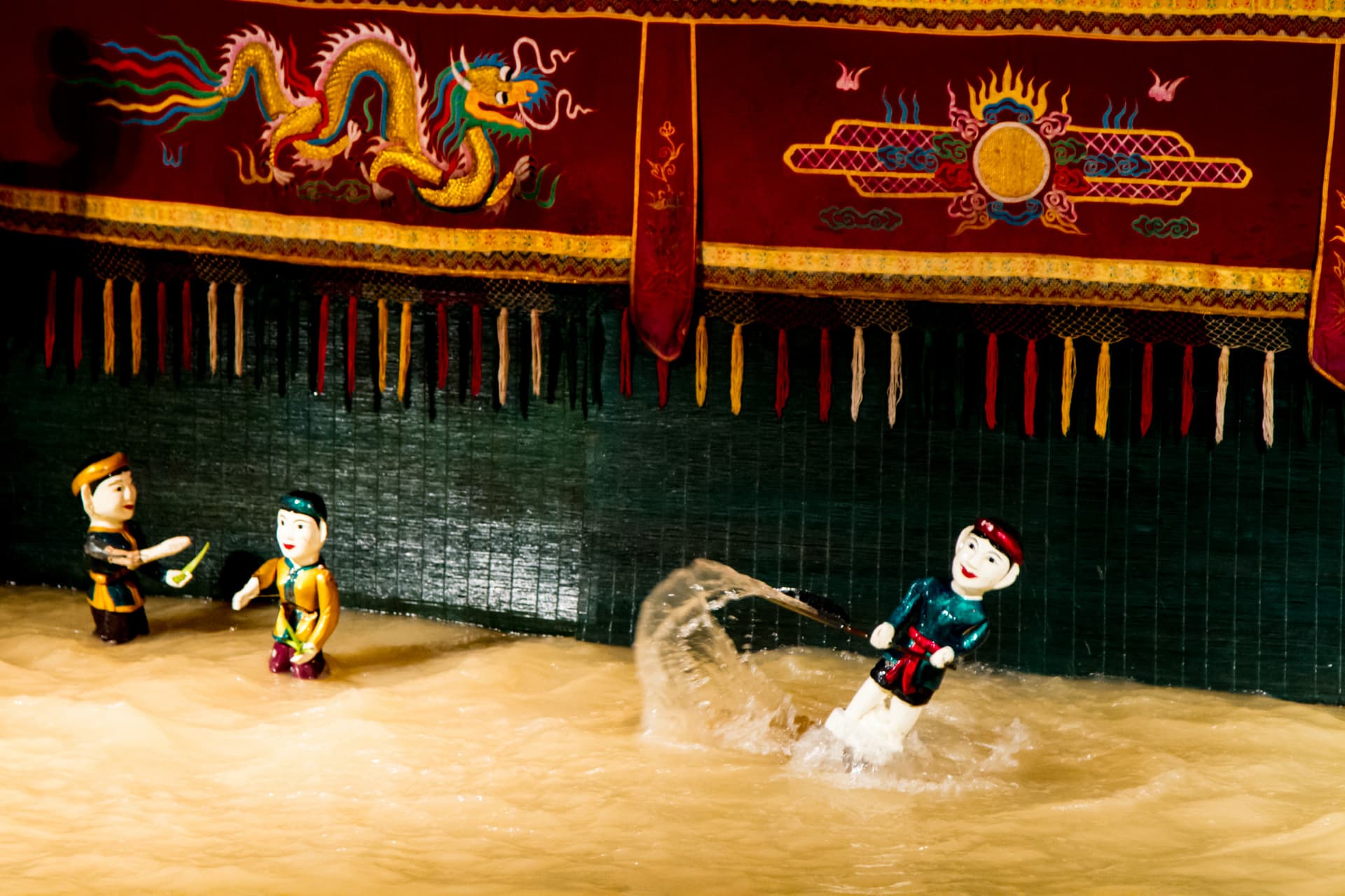 Traditional Vietnamese Water Puppet Show with Dinner in Ho Chi Minh - تصویر 21