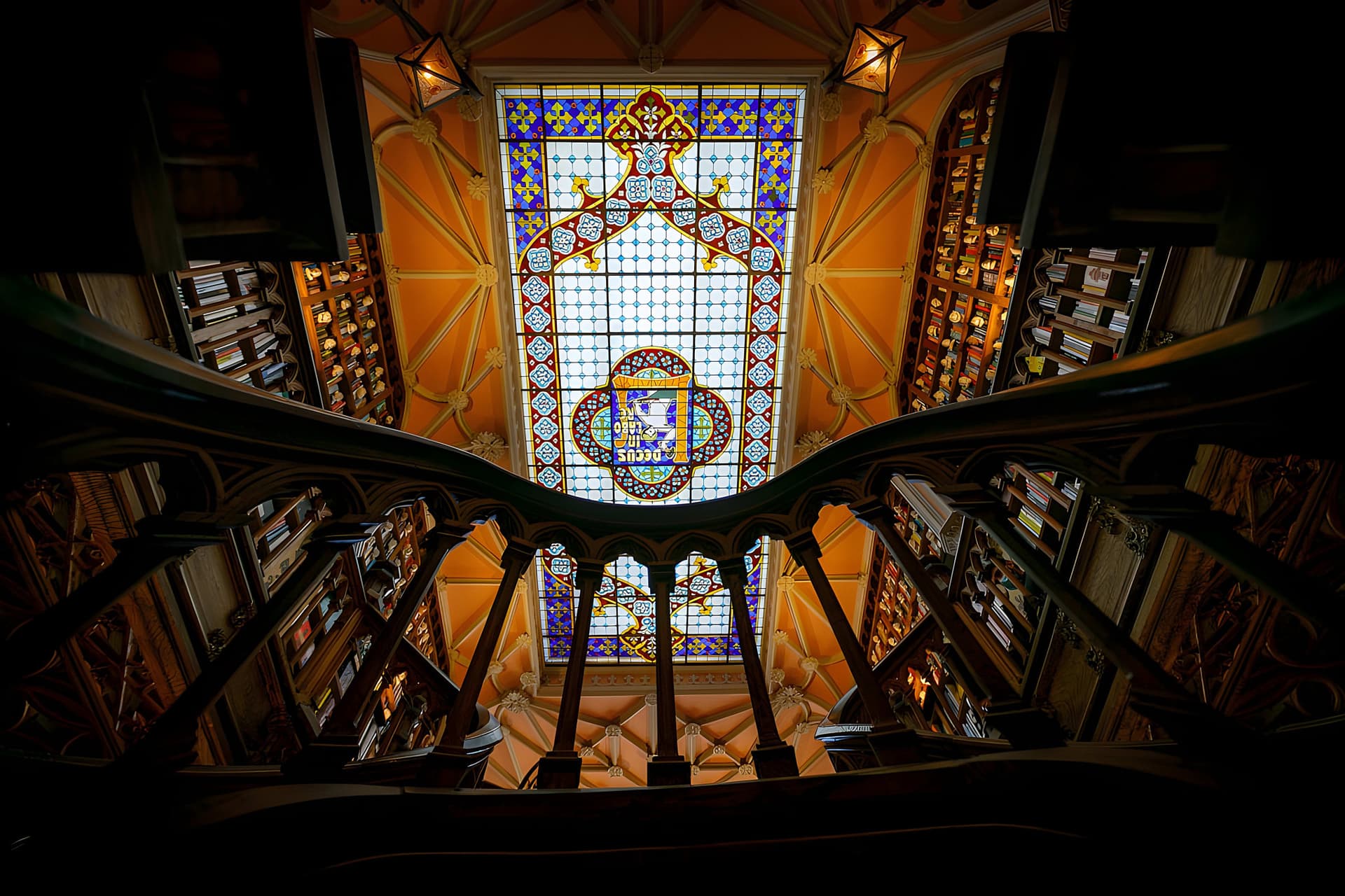 Livraria Lello Porto & Fundação Livraria Lello Ticket - تصویر 14
