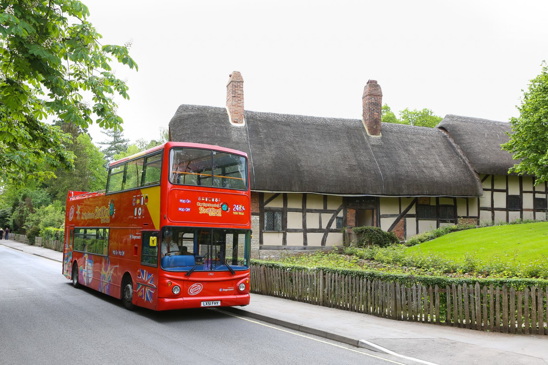 City Sightseeing Stratford-upon-Avon Hop-on Hop-off Bus Tour - تصویر 2
